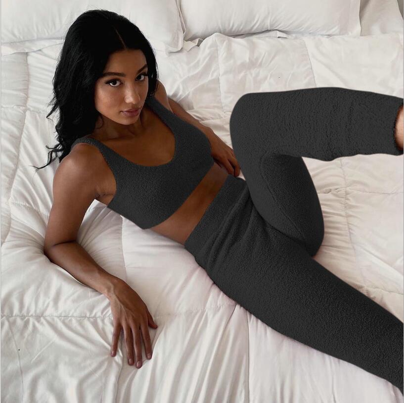 ✨ Women’s Velvet Pants Suit – Stylish Vest & Culottes Set